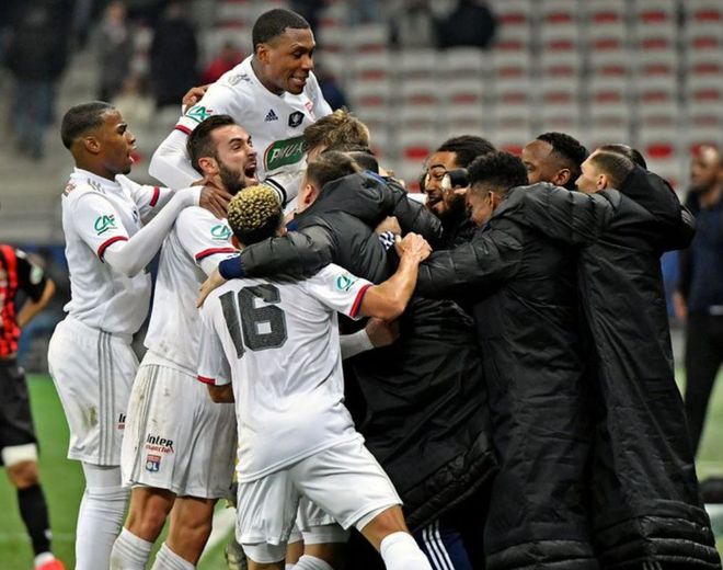 关于法国杯集结日走向成谜，金州勇士内部沟通，引发热议，阵容厚度经受考验的信息