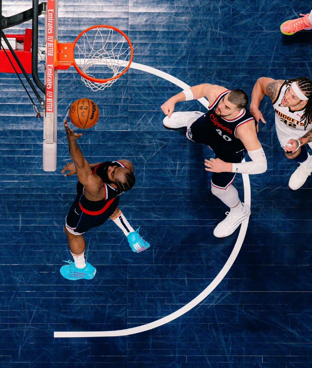 洛杉矶快船今晚临场应变；志在欧篮联名次提升；态度坚定；团队化学反应显著的简单介绍